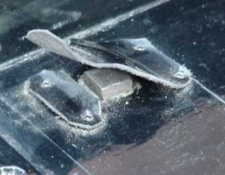 leren afdekkapje open